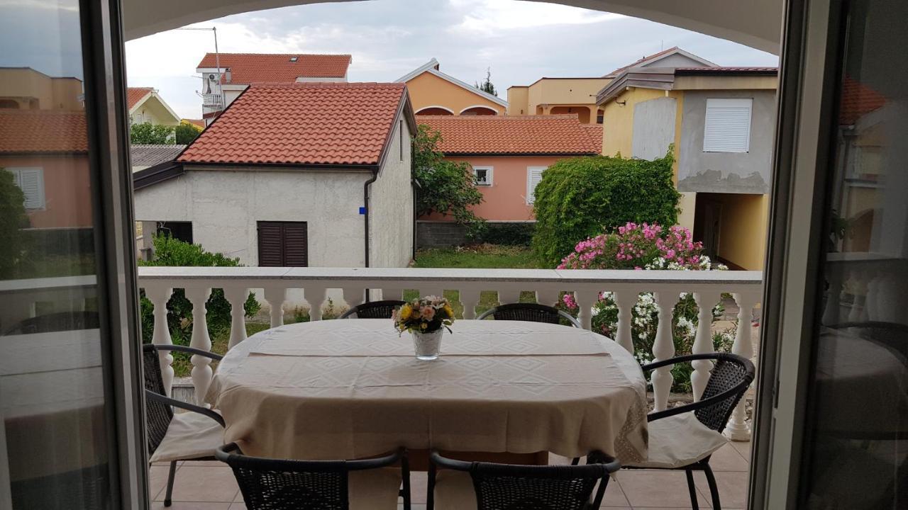 Apartment Sunshine Vir Luaran gambar